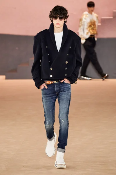 Look 32